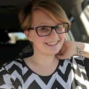 Meet your Posher, Desiree